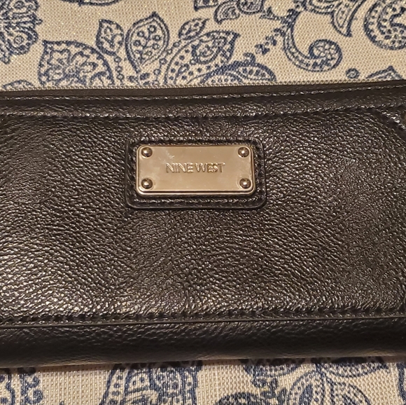 Nine West Zipper Wallet (Black) - Picture 1 of 3